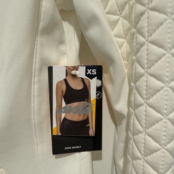 NWT Avia Women's Quilted Jacket With Thumbholes - Picture 4 of 8